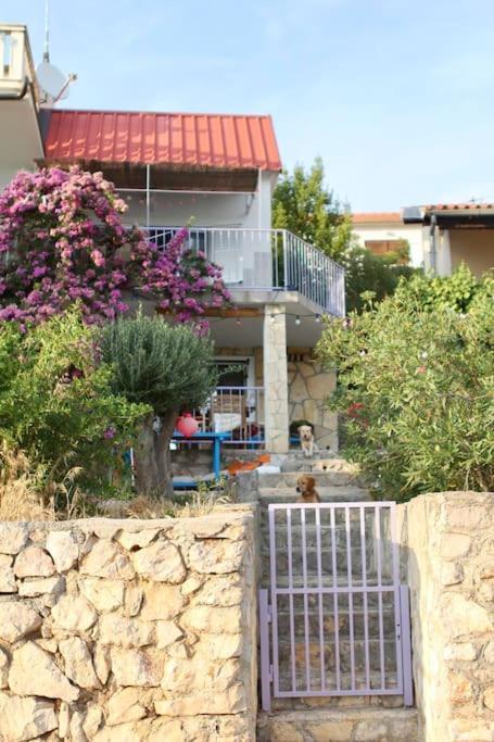 Small House At Seafront Tisno Exterior foto